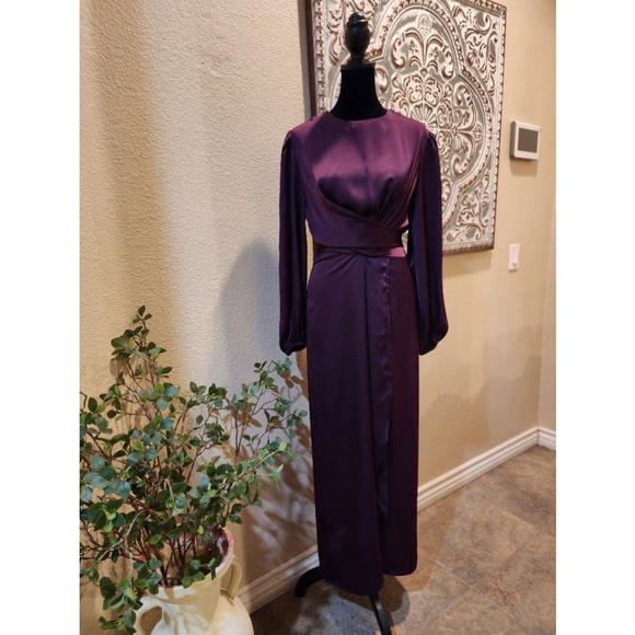 ♦️SOLD♦️ - PinupArt - Elegant Empire Waist Satin Maxi Dress - Size M - NWT - Picture 6 of 7